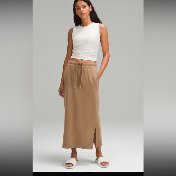 lululemon athletica Dresses & Skirts - Size 4 Lululemon Bound to Bliss skirt Allspice